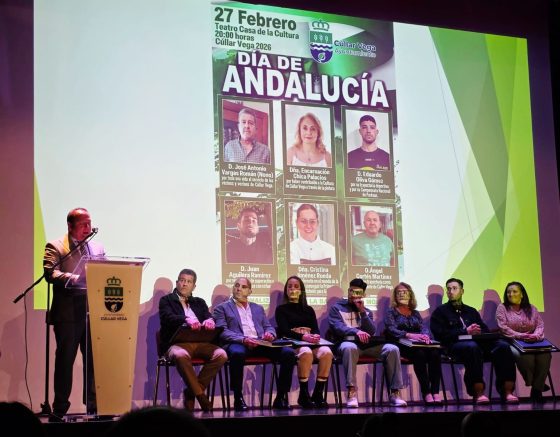 Cúllar Vega reconoce a seis vecinos destacados con la entrega de sus Banderas de Andalucía